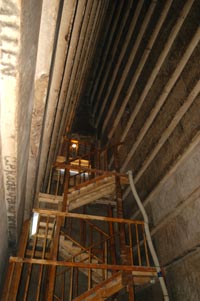 scaffolding to the burial chamber